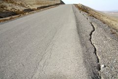 وضعیت خطرناک ۵ جاده اصلی کشور/ گسترش فرونشست زمین