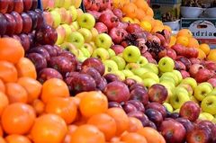 رئیس اتحادیه فروشندگان میوه و سبزی: رکود سنگینی بر بازار میوه حاکم است.