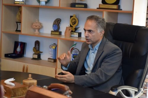 لزوم راه‌اندازی تشکل‌های تخصصی صنایع‌دستی در کردستان تاکید کرد.