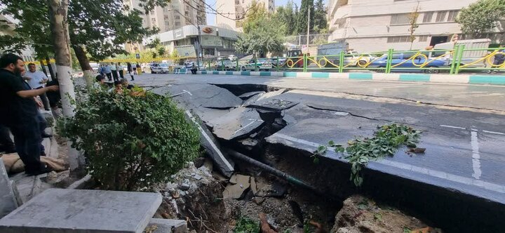 فرونشست زمین در میدان ونک تهران / زنگ خطر جدی برای زیر ساخت کلان شهر هایی چون تهران