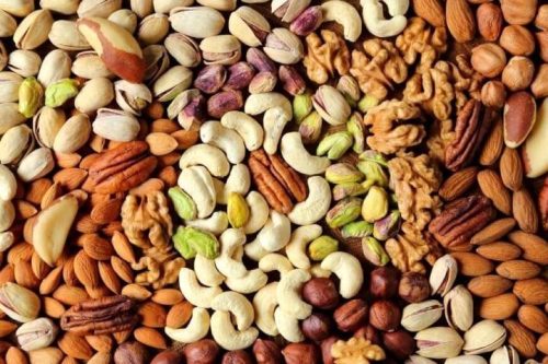 قاچاقچی خشکبار در مریوان بیش از ۲۲ میلیارد ریال جریمه شد