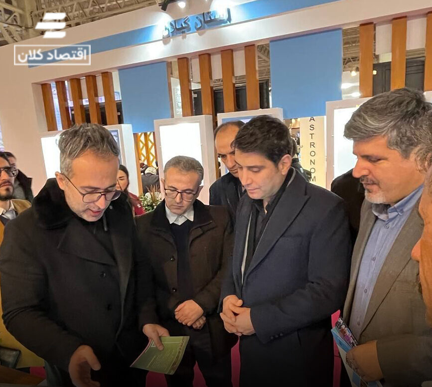 حضور استاندار کردستان در غرفه کردستان در نمایشگاه گردشگری