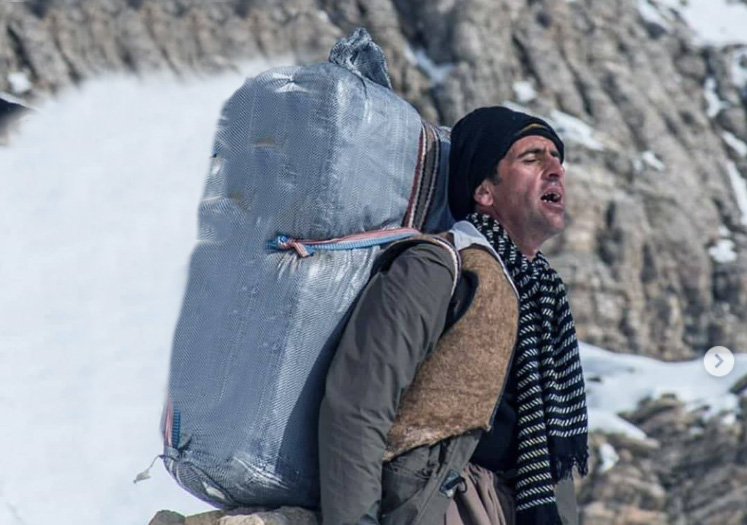 فوت یک کولبر بر اثر سقوط بهمن در ارتفاعات روستای درکی سروآباد