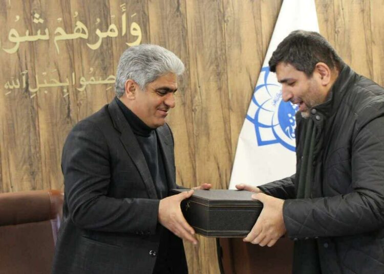 شهردار سنندج لایحه بودجه ۶۱۰۰ میلیارد تومانی ۱۴۰۵ را تقدیم شورا کرد