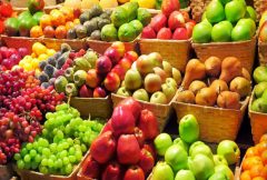افزایش ۳ برابری عرضه میوه در بازار/ قیمت هر کیلو چغاله بادام ۳۵ هزار تومان