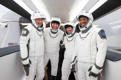بازگشت شبانه فضانوردان به خاک آمریکا پس از نیم قرن