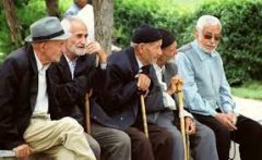 جمعیت کشور در سراشیبی میانسالی و سالخوردگی!/خطر ورشکستگی صندوق‌های بازنشستگی کشور