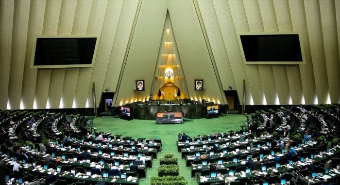 مجلس با دو فوریت لایحه «حذف ارز ترجیحی» مخالفت کرد